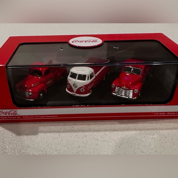 New Die-Cast Coca Cola Classic Pickup Set of Three - Motor City Classics - Picture 2 of 11